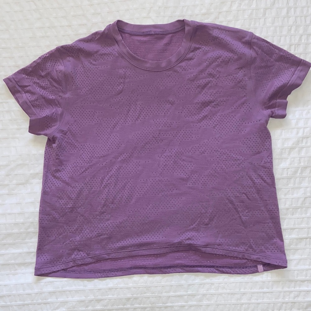 Lululemon | Hip Length Breathable short sleeve shirt